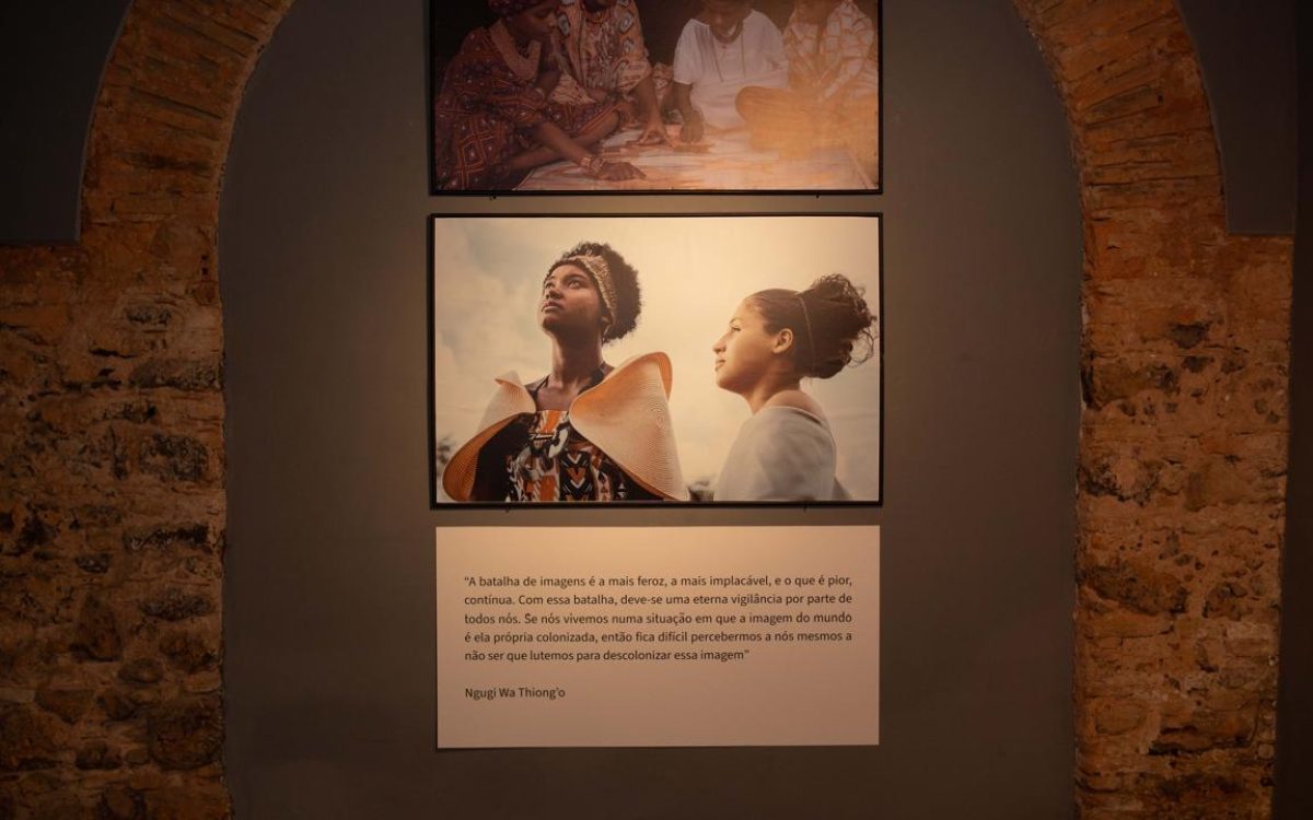 Exposição “Preto Real” celebra realeza africana e autoestima negra em mostra aberta ao público no Convento das Mercês